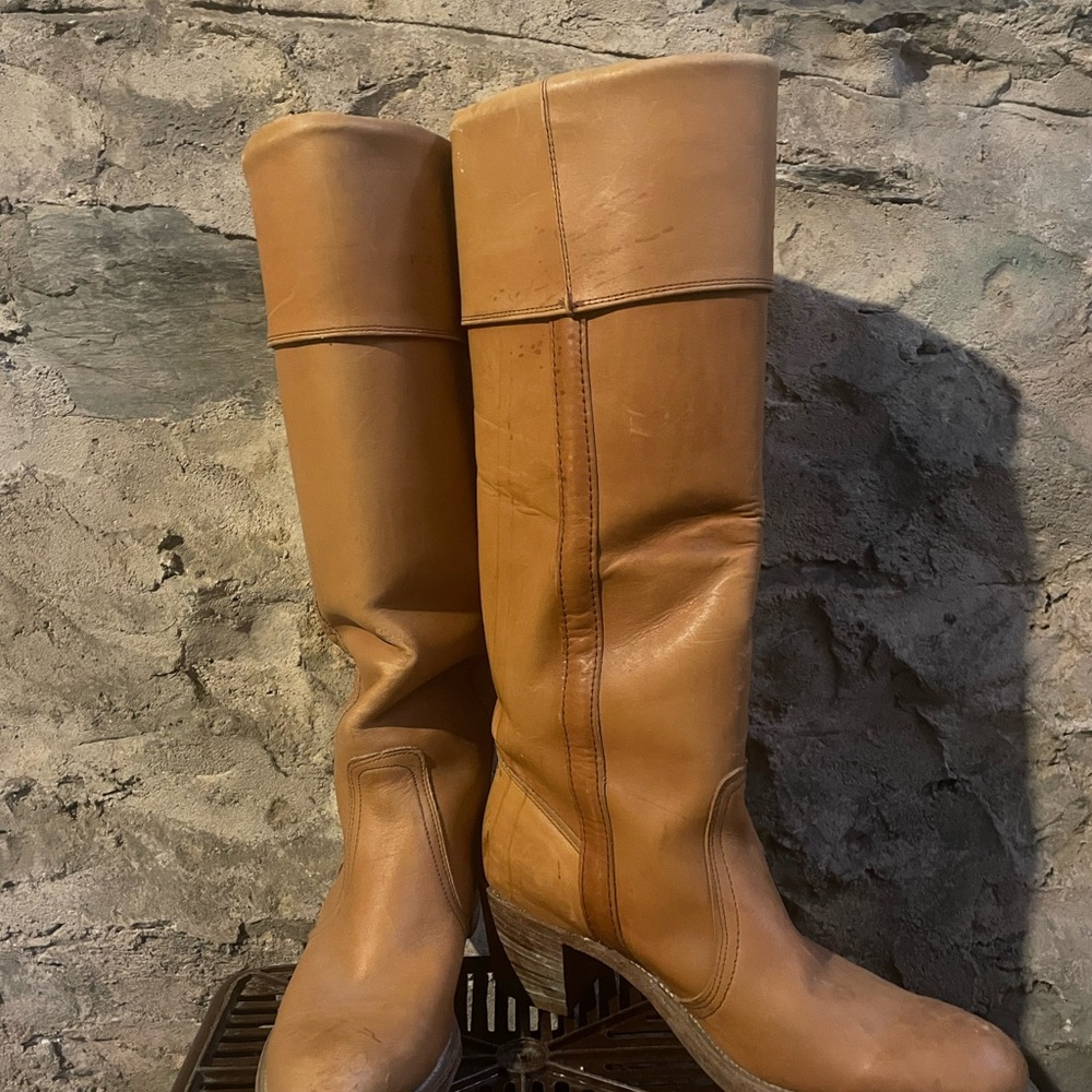Vintage Frye Light Brown Leather Heeled Boots
